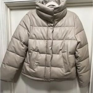 Chic Women's Beige Puffer Jacket